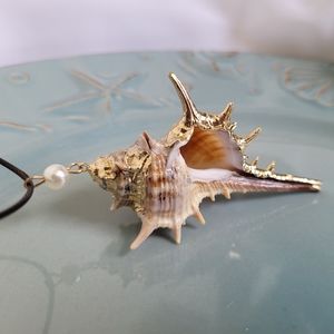 All Natural Seashell 14k Gold Finish Pendant Necklace NWT